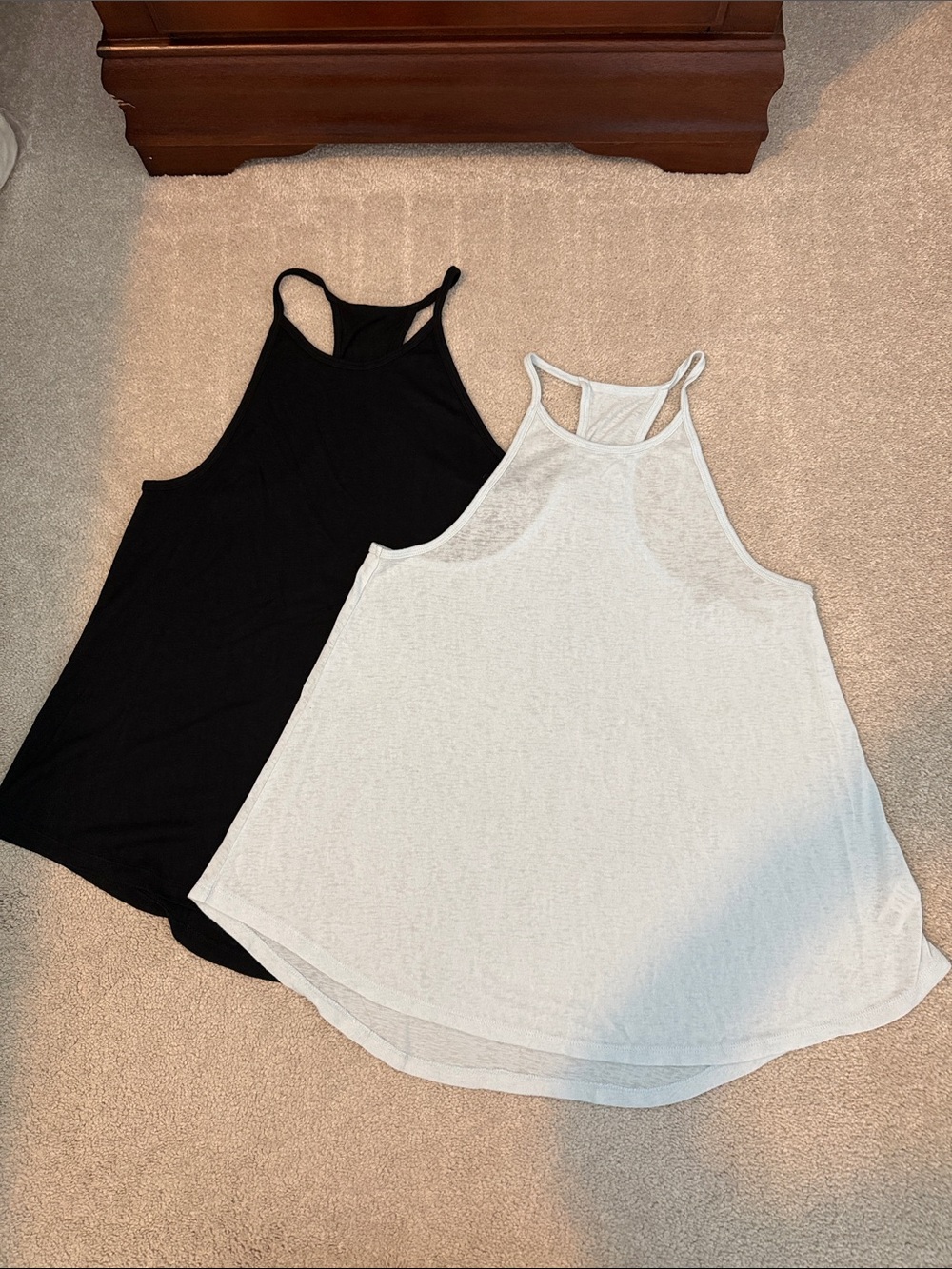 Athleta L tank tops
